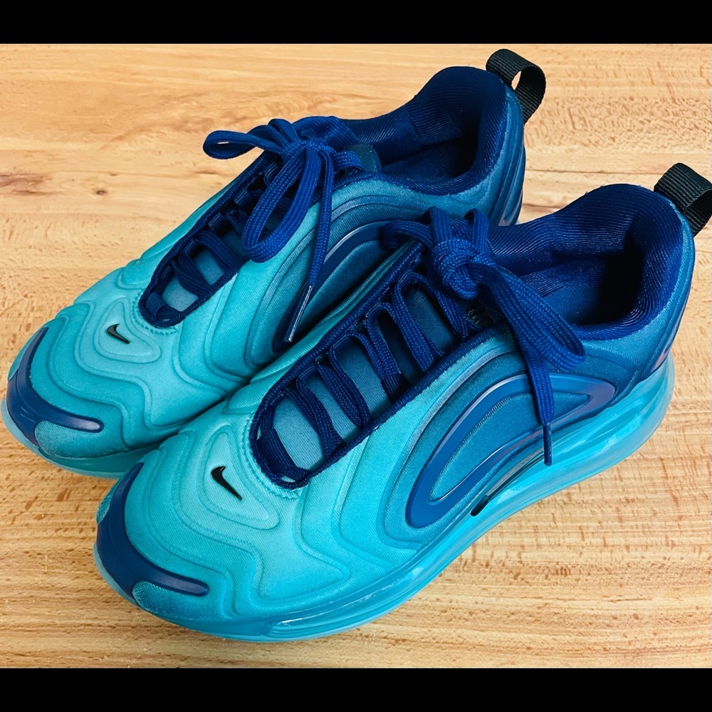 Nike Air max 720 size 3.5y